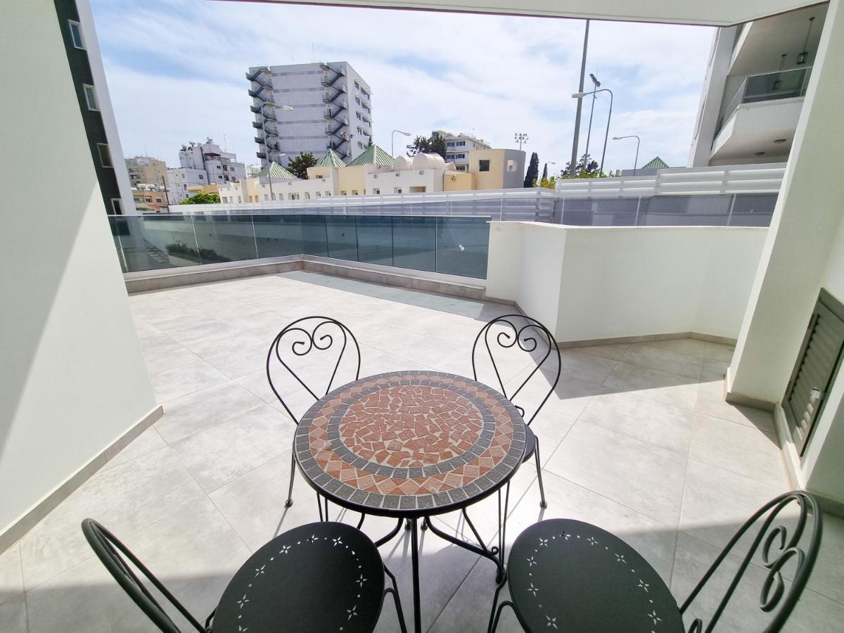 Shades Of Blue Apartment Larnaca Luaran gambar
